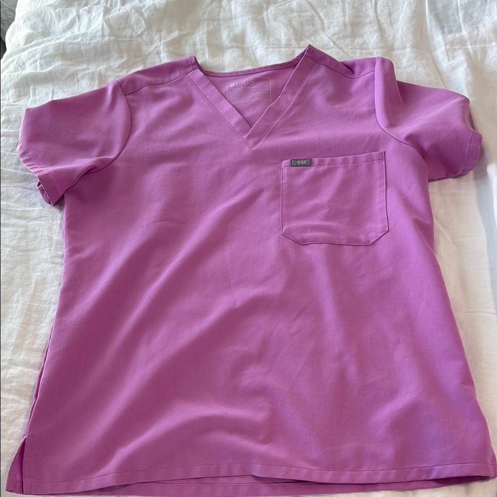 Pink Cloud Figs V-Neck Scrub Top size medium